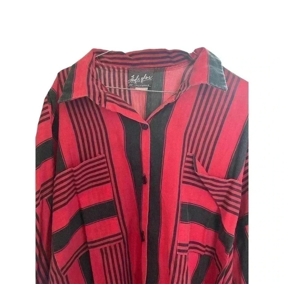 Style plus size 42 black and red stripes button down - Picture 2 of 4